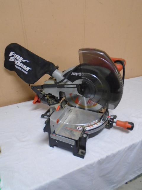 Black & Decker 10in Compound Miter Saw