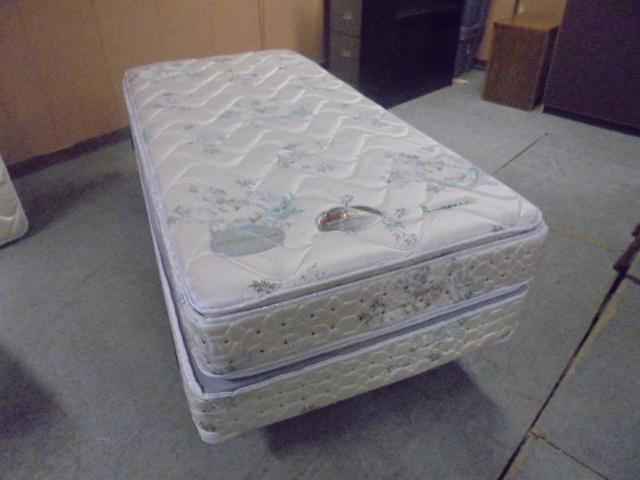 Twin Size Bed Complete w/ Double Pillow Top Mattress & Metal Frame