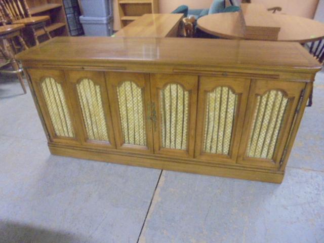 Beautiful Solid Wood Buffet/Server w/ Drawers & Shelf