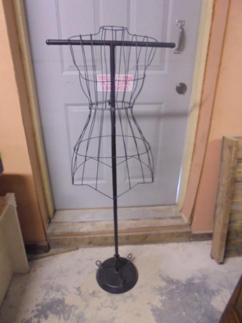 Metal Free Standing Dress Form