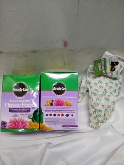 QTY 2 Miracle-Gro Flower Food with QTY 1 pair rubber coated glove