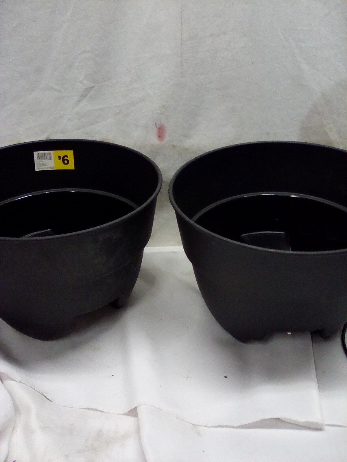 Qty 2 Flower Pots