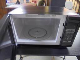 Emerson 1100 Watt Microwave