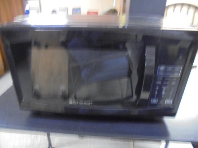 Emerson 1100 Watt Microwave