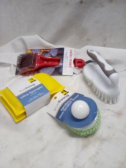 QTY 4 Scrubbing items