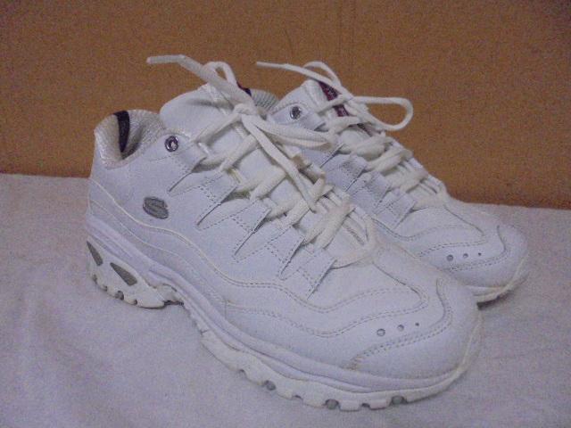 Like New Pair of Ladies Skechers Sport Leather Shoes