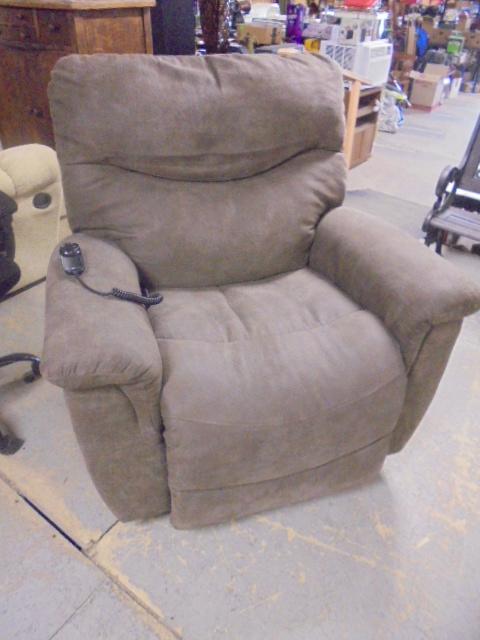 La-Z-Boy Power Lift Recliner w/ Battery Back Up