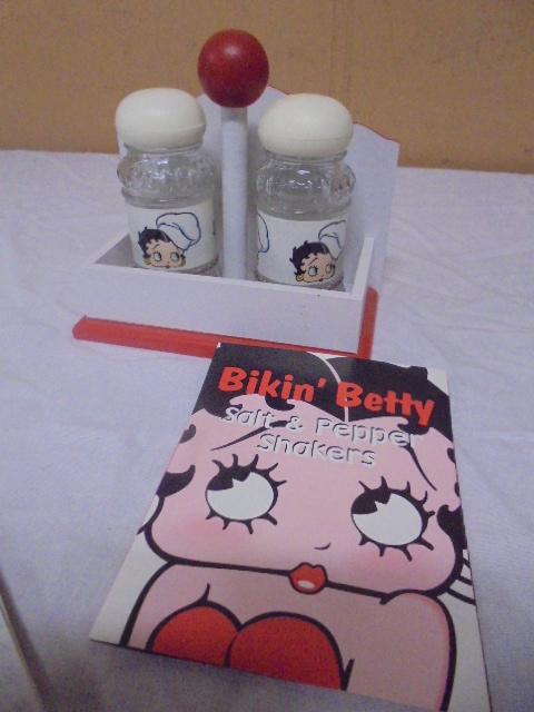 Bikin' Betty Boop Glass S&P Shakers in Wooden Holder