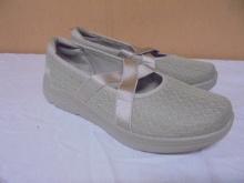 Brand New Pair of Ladies Skechers Goga Mat Shoes