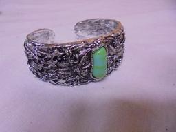 Beautiful Ladies Cuff Bracelet w/ Stone