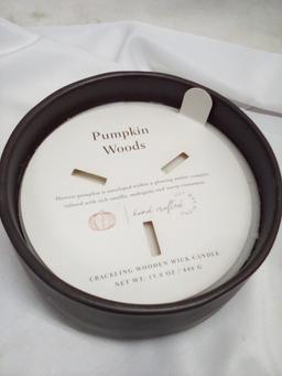 QTY 1 Pumpkin Woods cracking wooden wick candle MSRP: 20.00