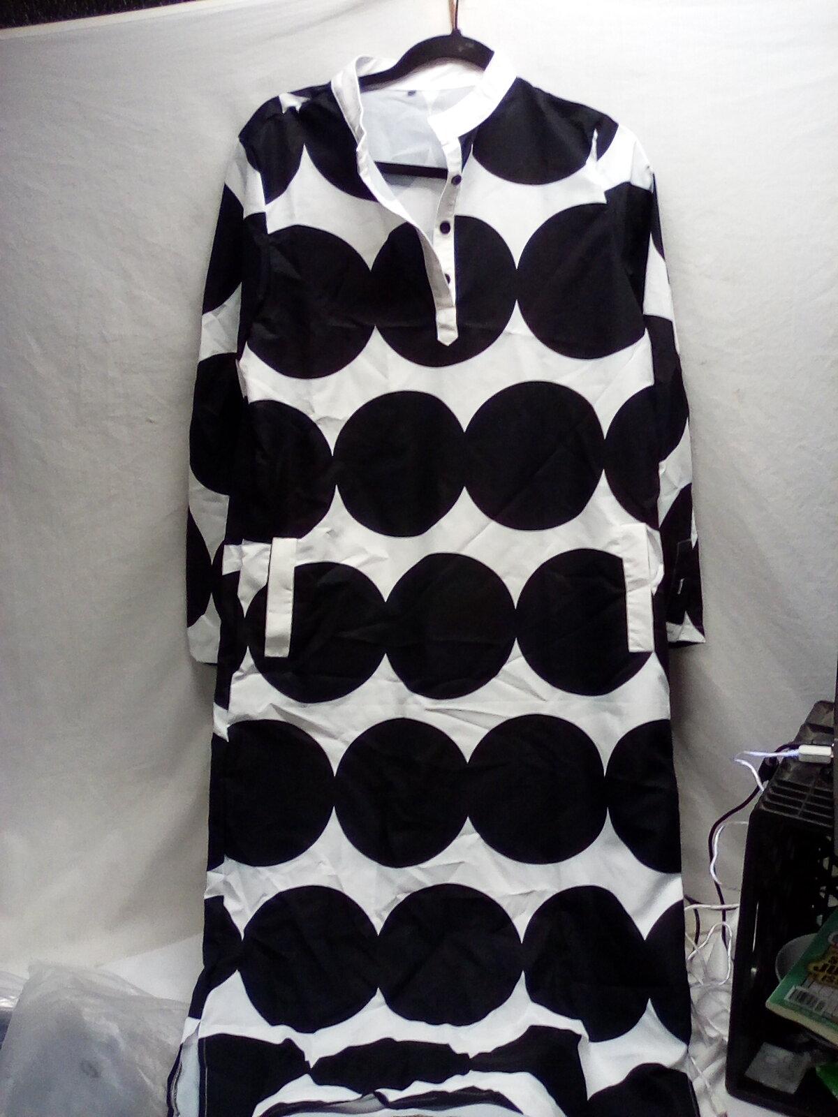 QTY 1 Black and White long sleeve Dress – M