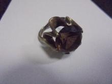 Beautiful Ladies Sterling Silver Ring w/ Large Stone