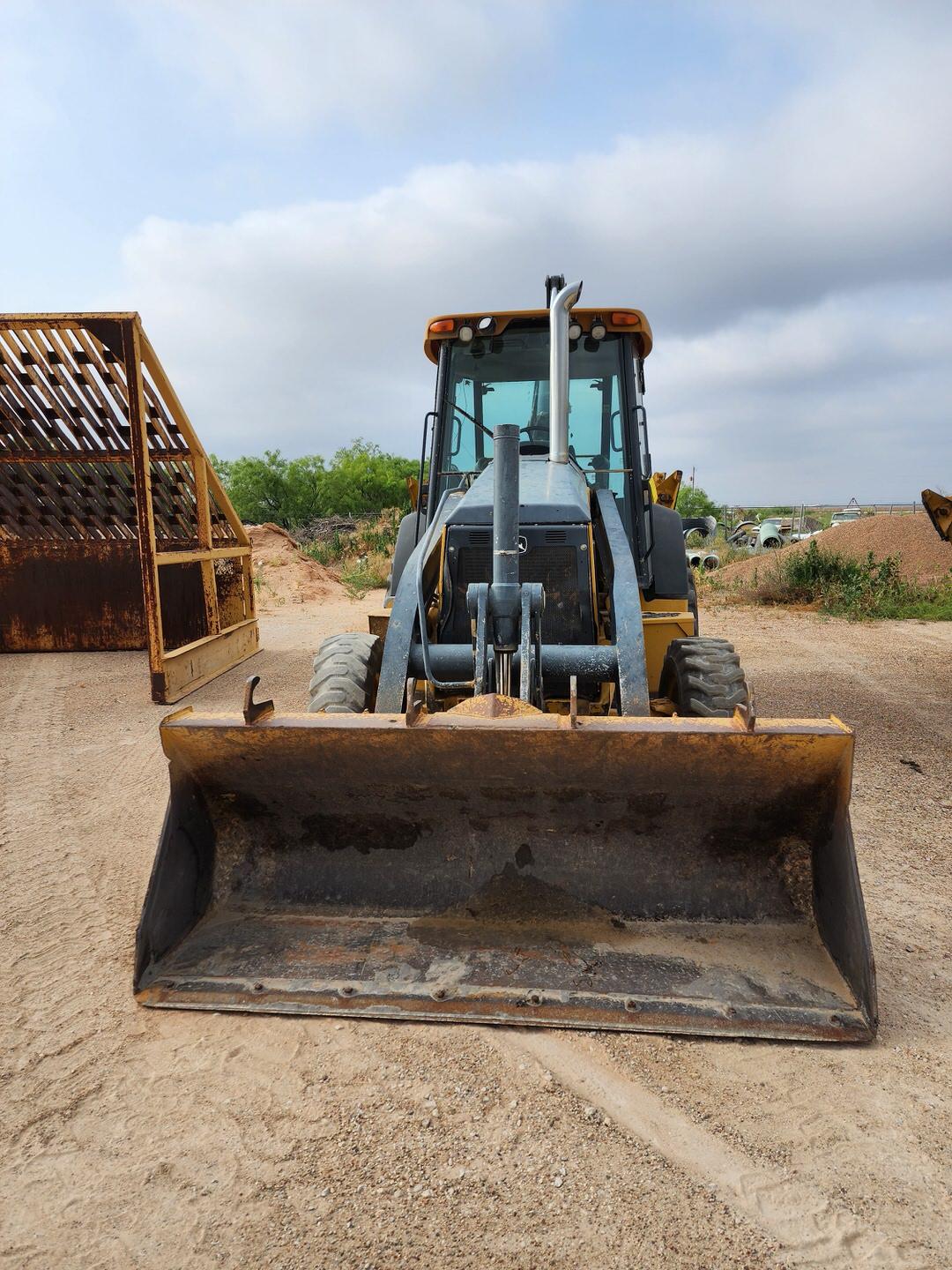 2013 John Deere 410K Loader