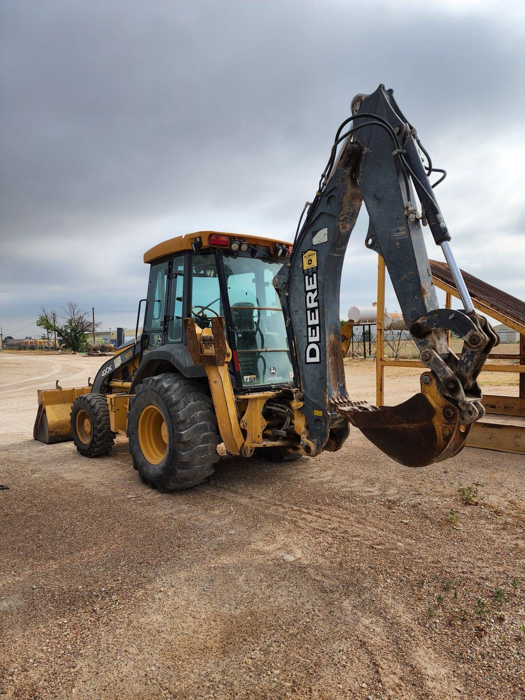 2013 John Deere 410K Loader