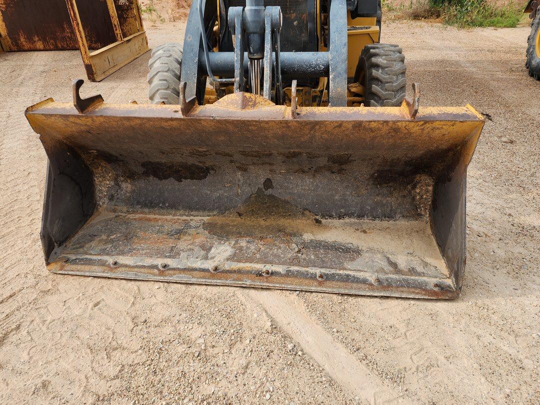 2013 John Deere 410K Loader