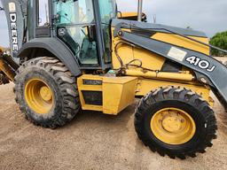 2007 John Deere 410J Backhoe Loader W/ 1.5 cu/yd Bucket & W/ Self Aligning Rolle