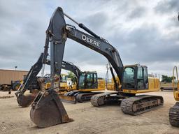 2008 John Deere 240D Excavator