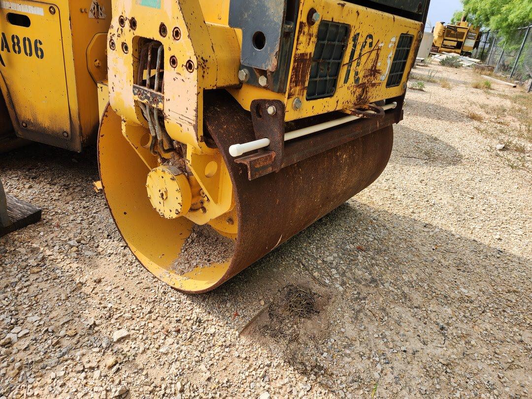 Stone  Vibratory Roller 48" O.D; Number : SLBT0PS08CC179 (In-Operable)