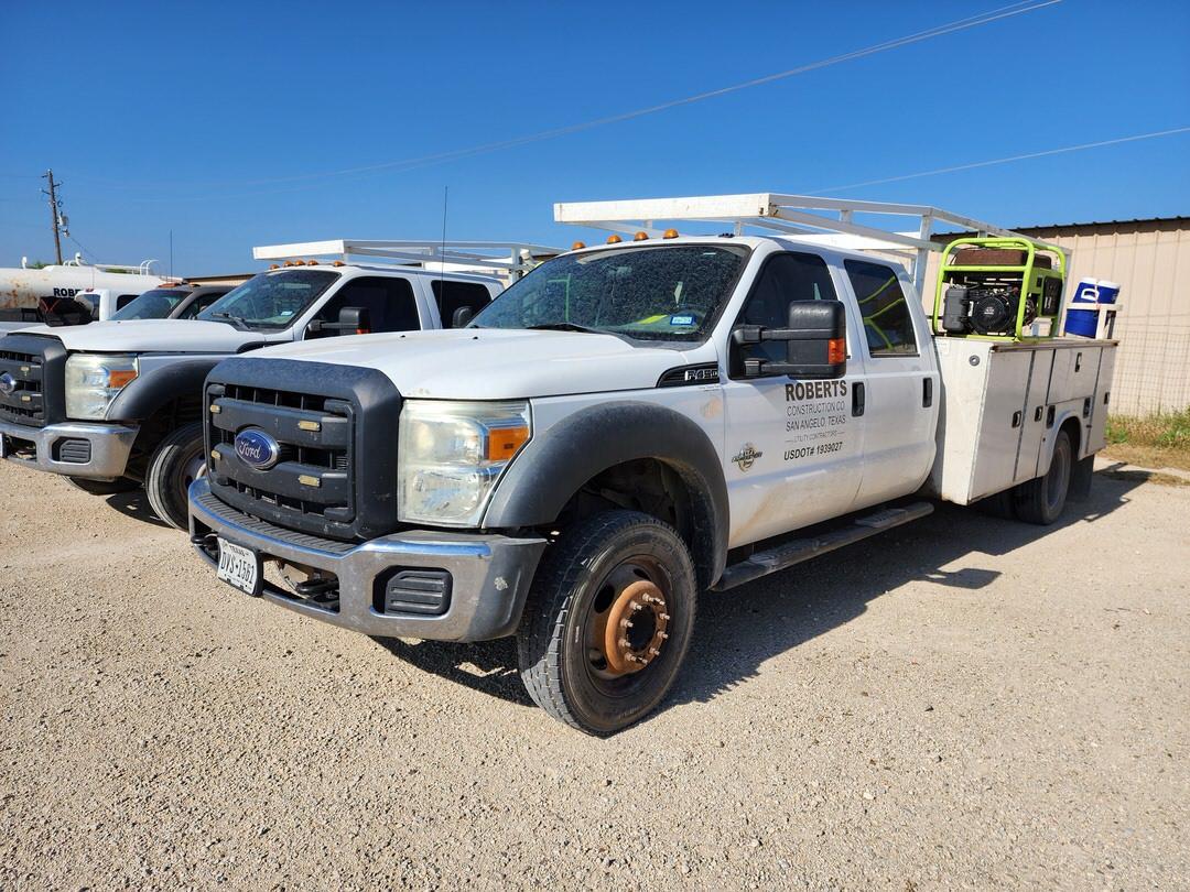 2015 Ford F-450 Utility Truck (Diesel) Mielage: 239,186 ; Vin: 1FD0W4GT7FEB