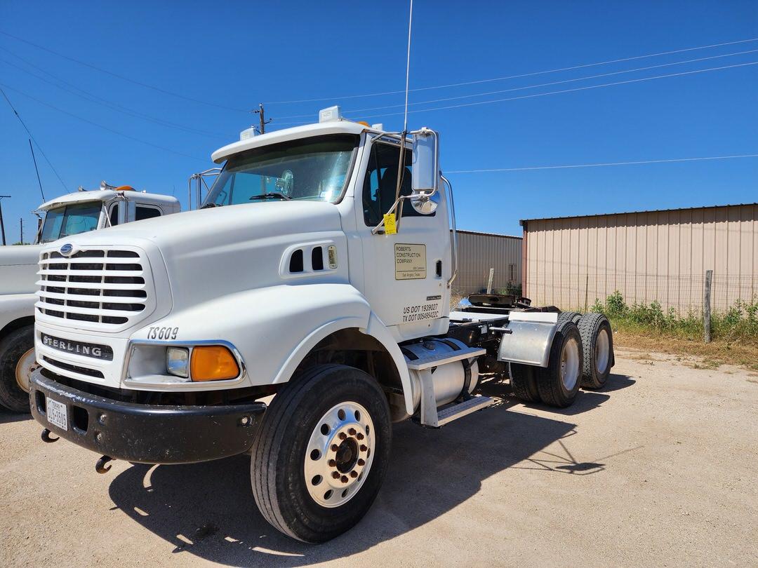 2005 Sterling  Tractor Trailer (Diesel) TX Plate: 1L5-3505; Vin: 2FWJAZCG76