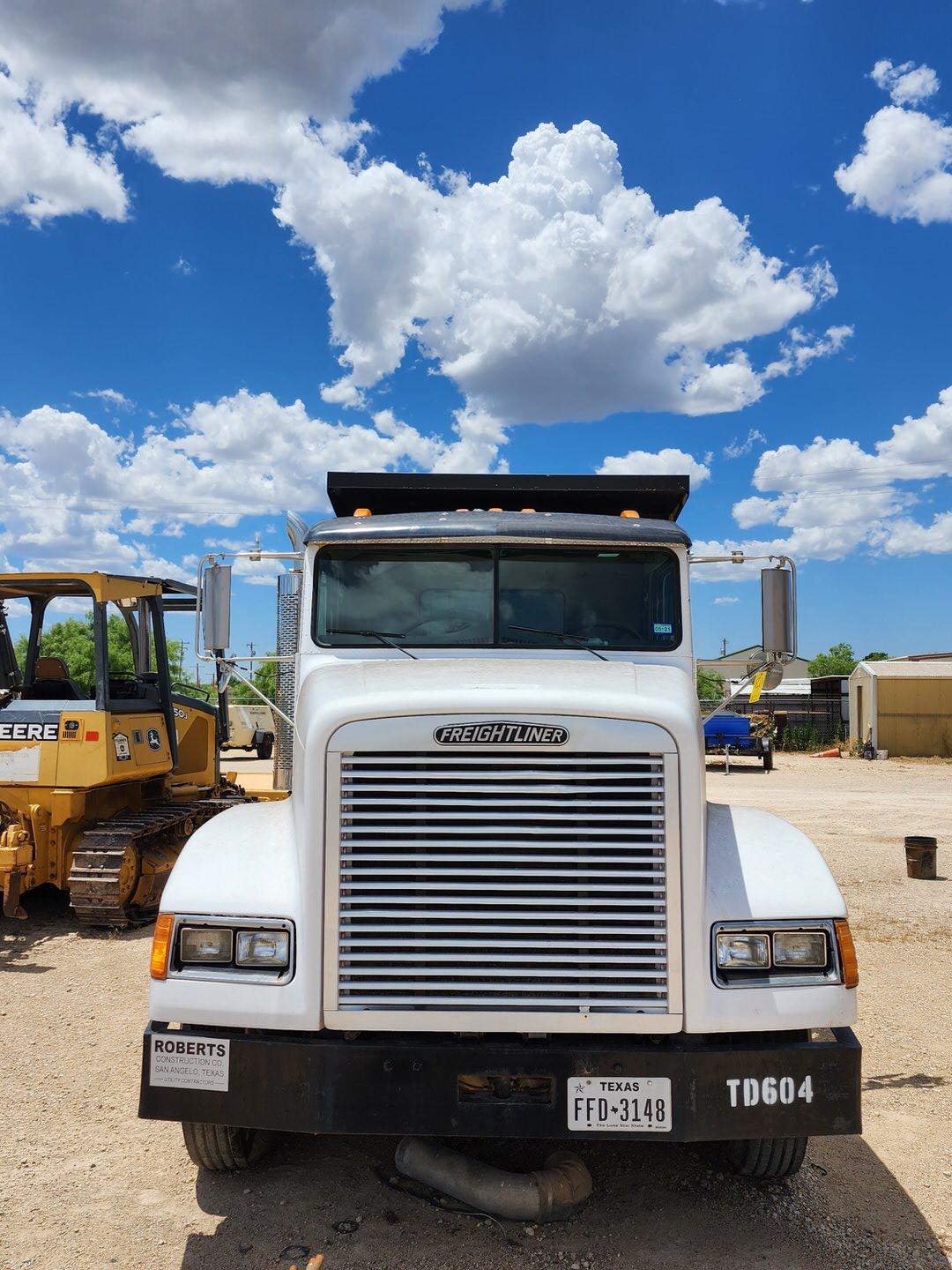 1995 Freightliner  Dump Truck (Diesel) TX Plate: FFD-3148; Vin: 1FUYDCYB5TH