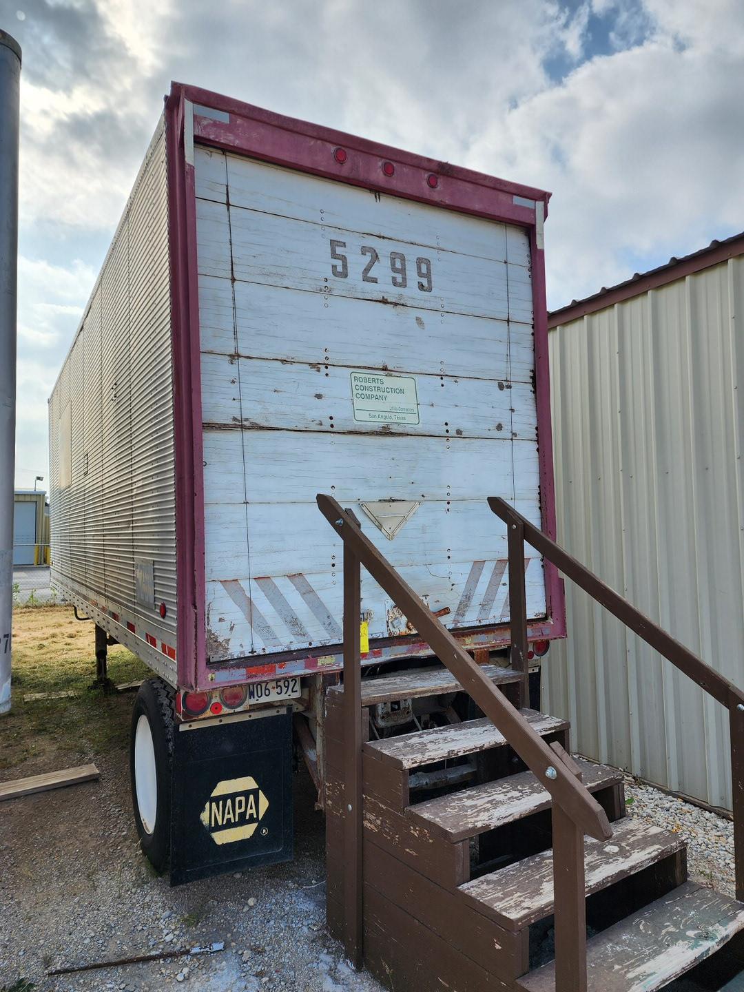 Hobbs AD9-8001-27 Trailer W/ Contents 25'L x 7'6"W Approx; TX Plate: W56-59