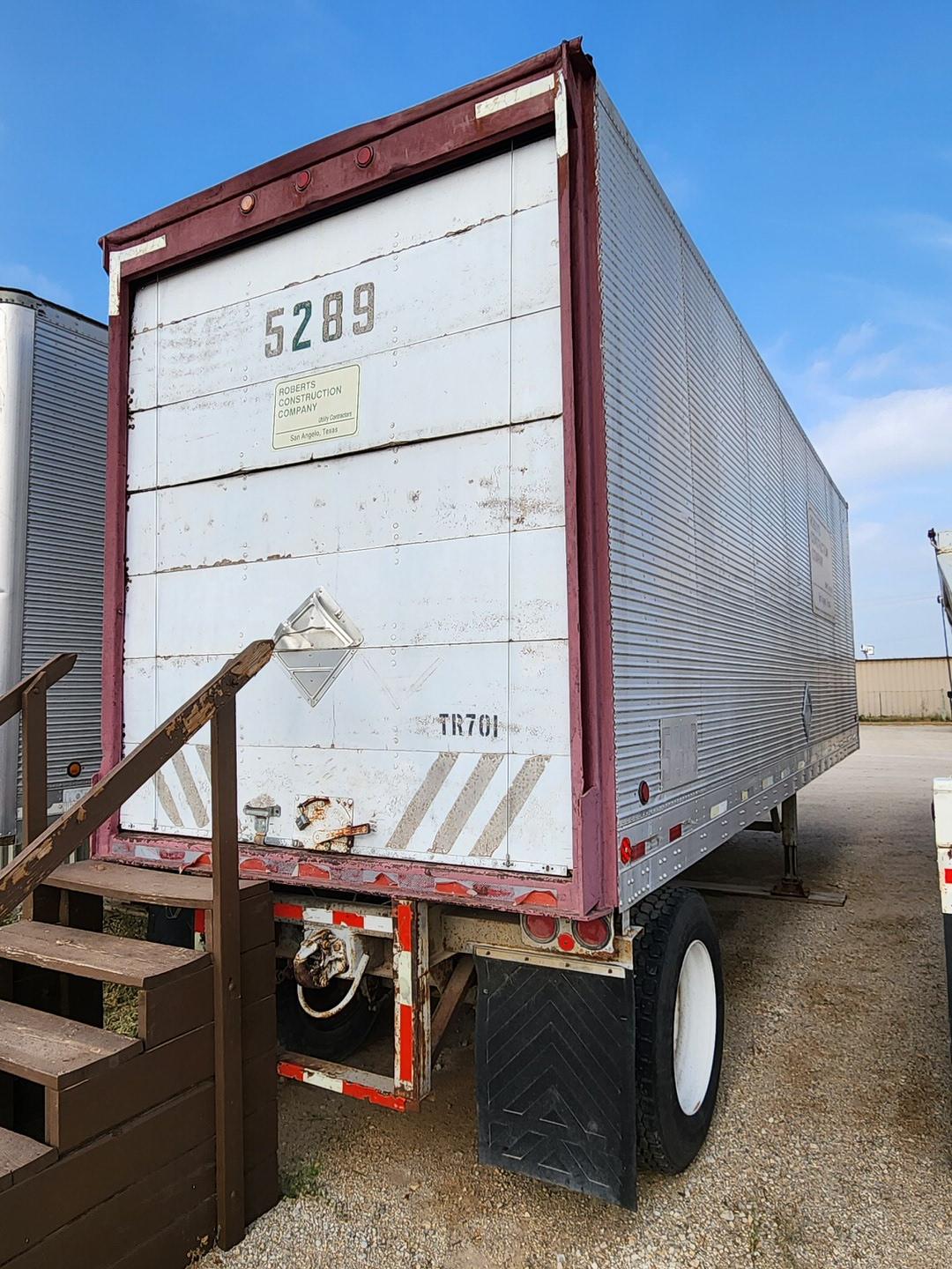 Hobbs AD9-8001-27 Trailer W/ Contents 25'L x 7'6"W Approx.; TX Plate: W06-5