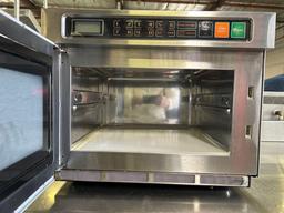 Summit 1800 watt Microwave Oven