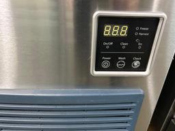 Blue Air 500 lb. Crescent Cube Ice Machine.