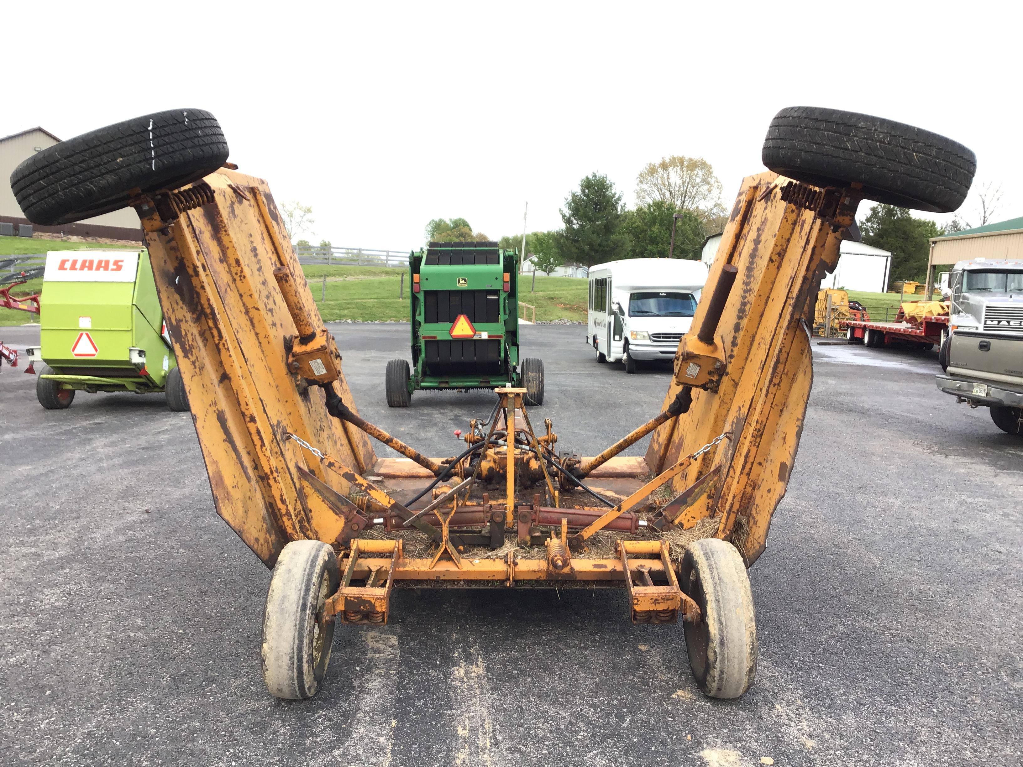 18FT WOODS BATWING BUSHOG (540 RPM) LOCAL FARM SALEOUT