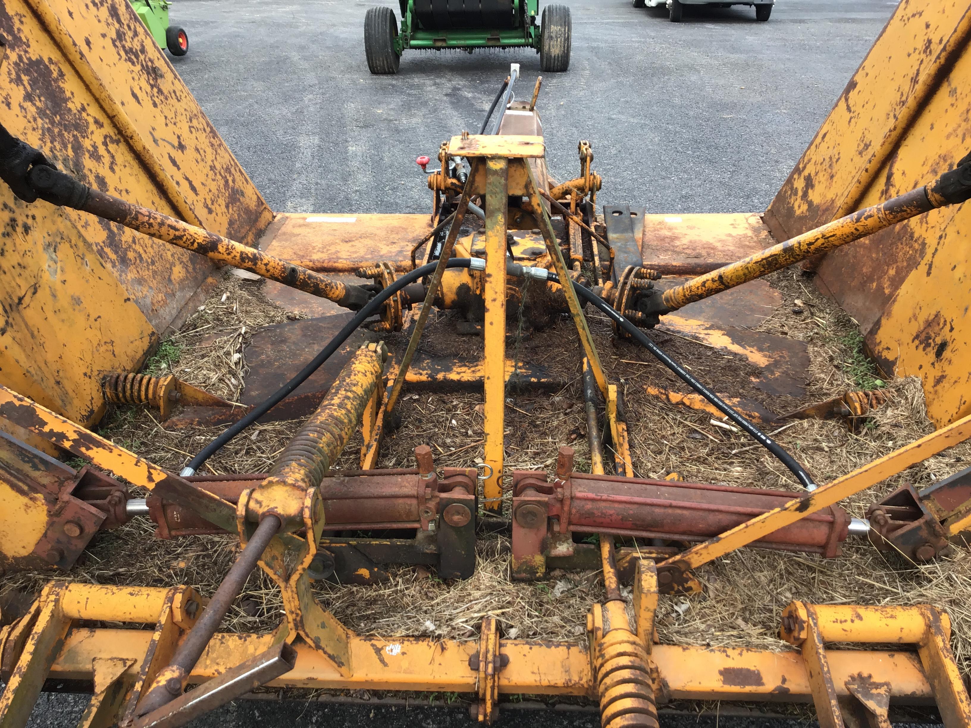 18FT WOODS BATWING BUSHOG (540 RPM) LOCAL FARM SALEOUT