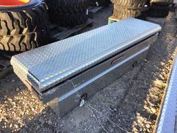 WEATHERGUARD ALUMINUM TOOL BOX