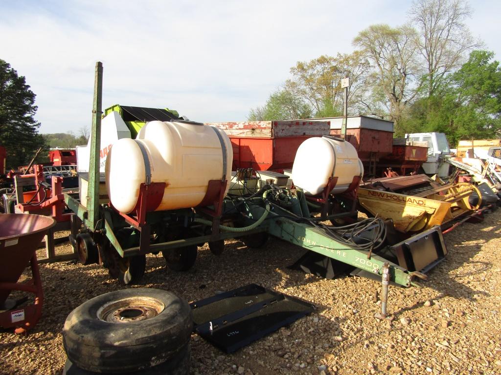 7000 JOHN DEERE 6 ROW CONSERVATION PLANTER