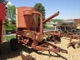 825 FARMHAND FEED MIXER