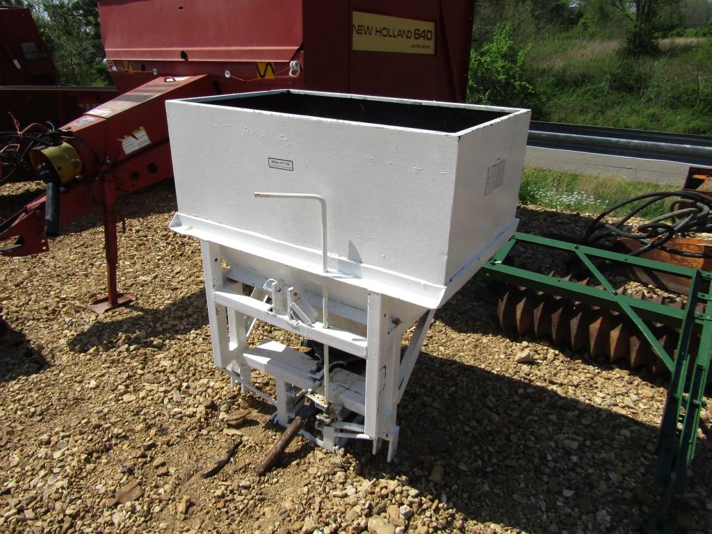 750 HERD FERTILIZE SPREADER