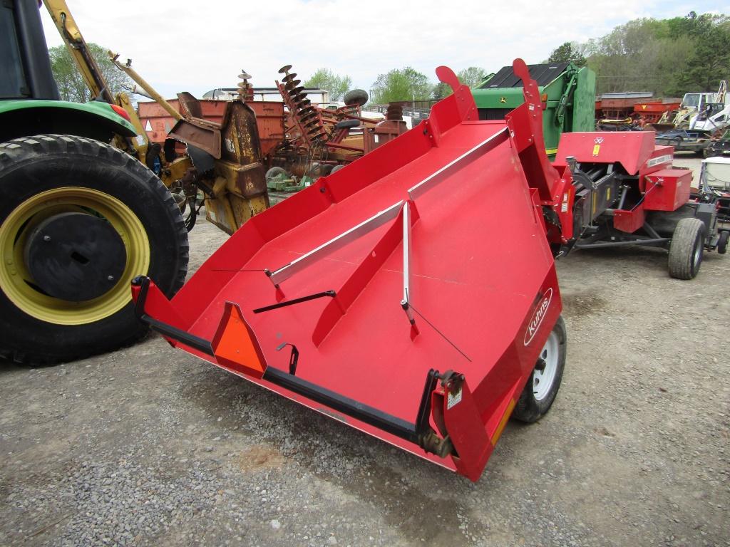 1838 MASSEY FERGUSON SQUARE BALER - KUHNS ACCUMULATOR - BALE GRAPPLE