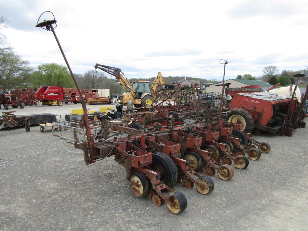 6 ROW WHITE PLANTER