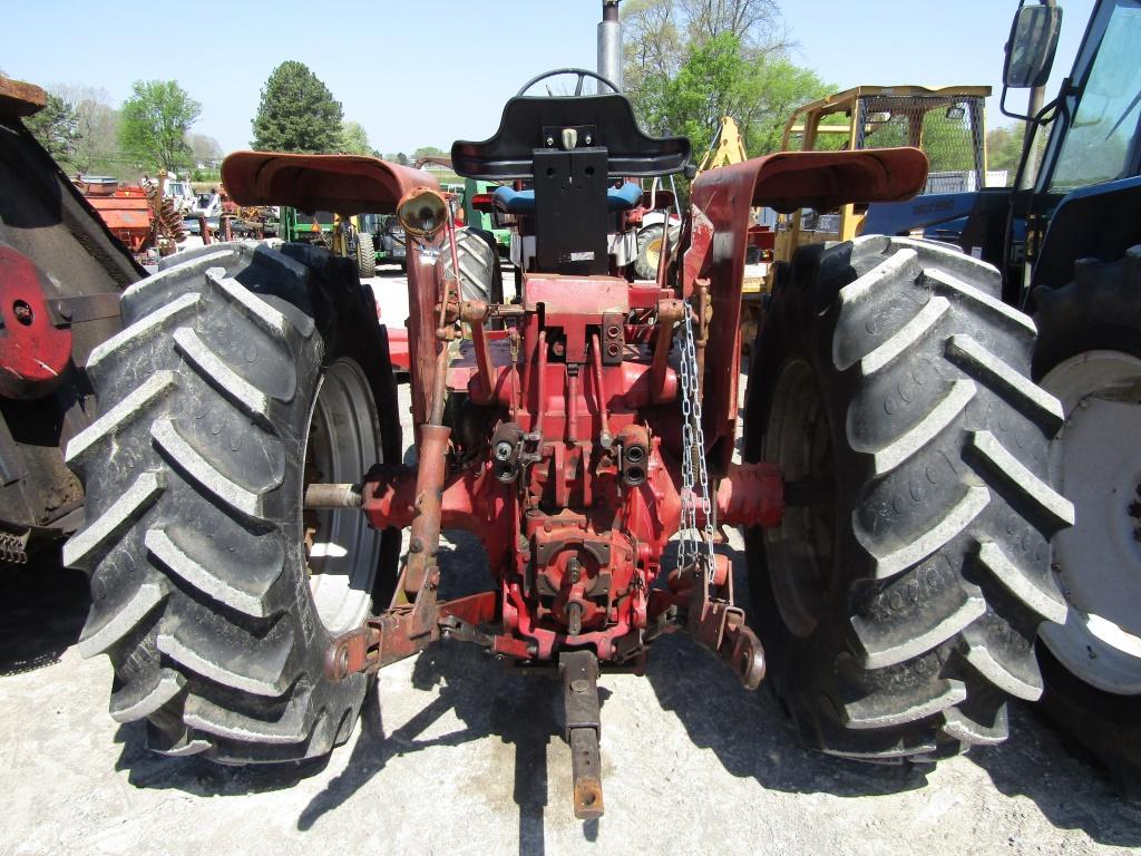 966 INTERNATIONAL TRACTOR