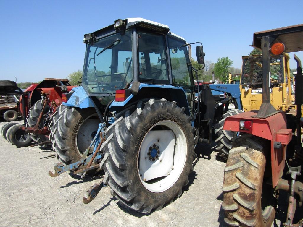 7840 FORD TRACTOR W/ CAB AND LOADER