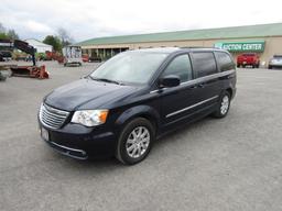 2015 CHRYSLER TOWN AND COUNTRY VAN W/ TITLE