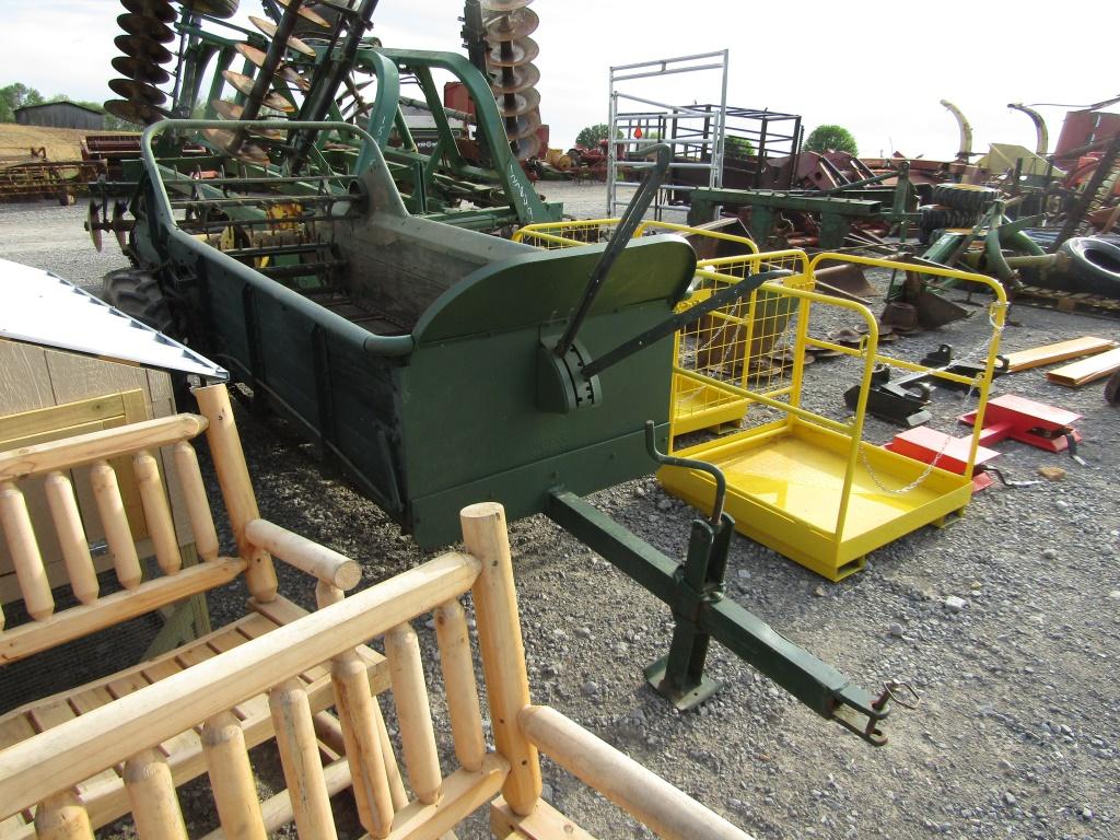 JD MANURE SPREADER