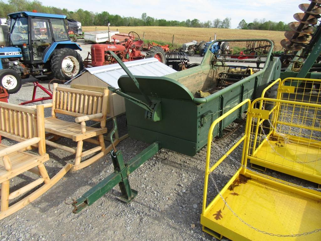 JD MANURE SPREADER