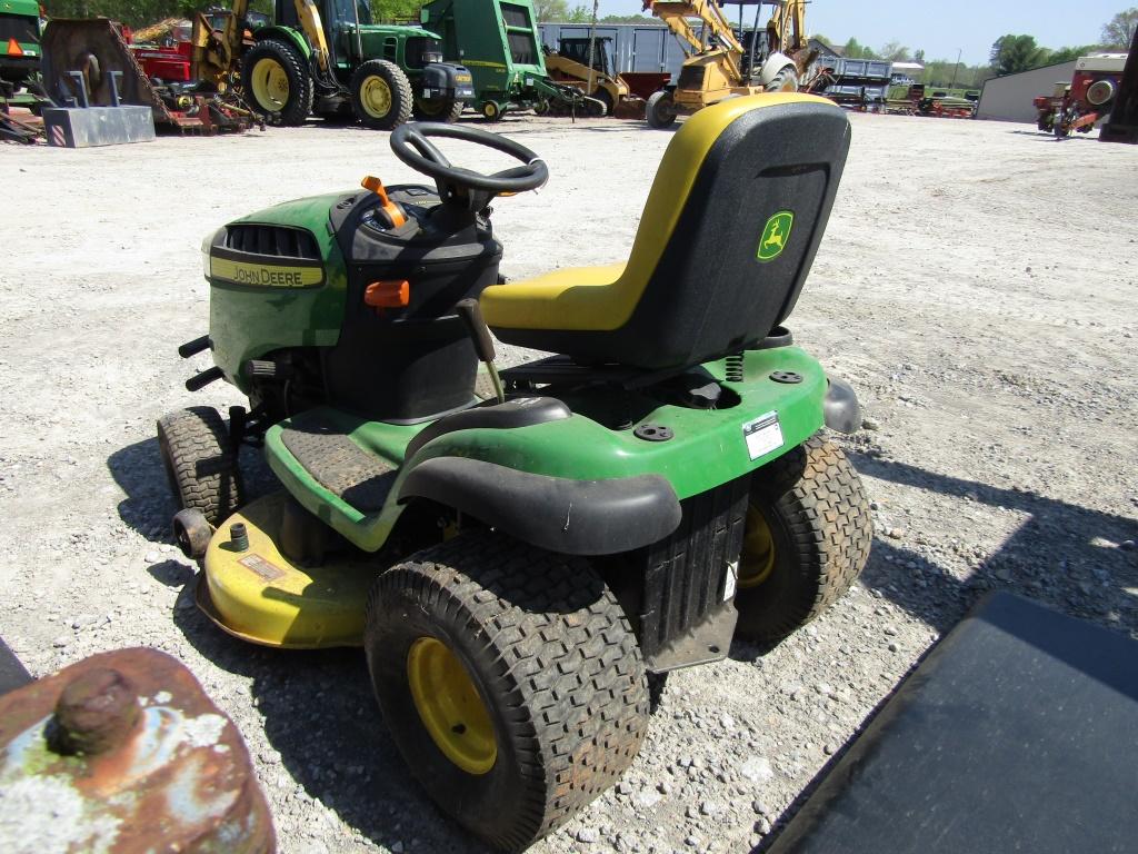 D130 JD LAWN MOWER