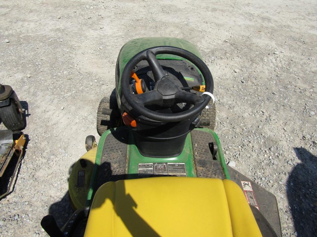 D130 JD LAWN MOWER