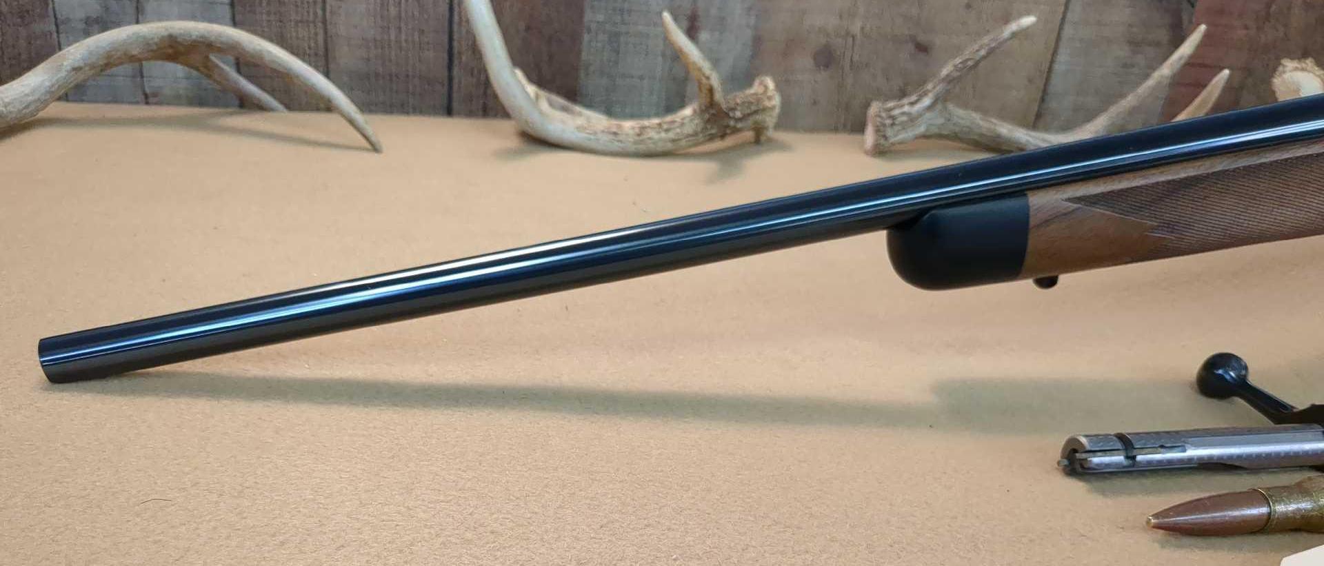 KIMBER MODEL 82 DELUXE .22 LR BOLT ACTION RIFLE