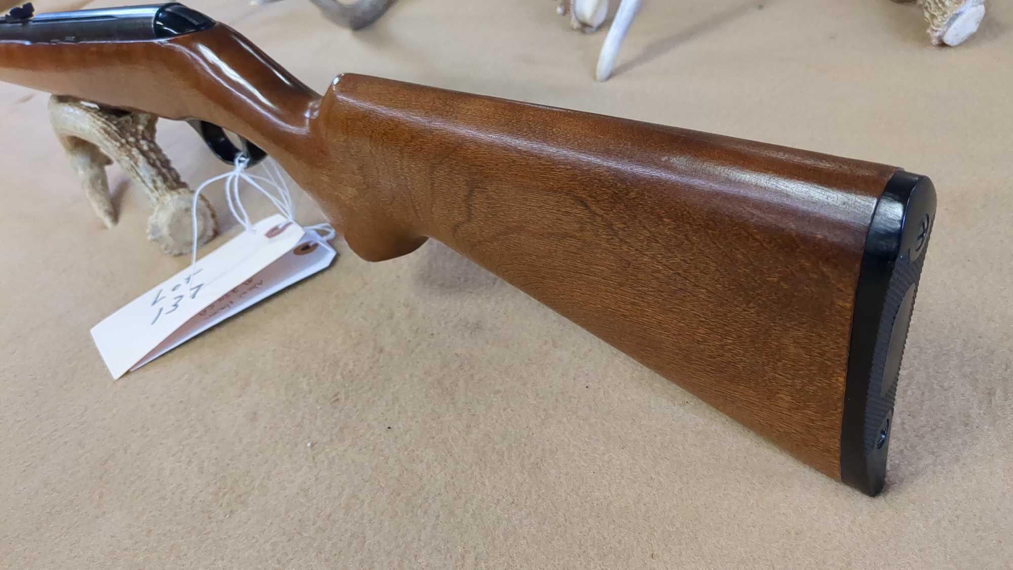 MOSSBERG & SONS MODEL 250 CA 22-SHV-L-LR SEMI-AUTO RIFLE