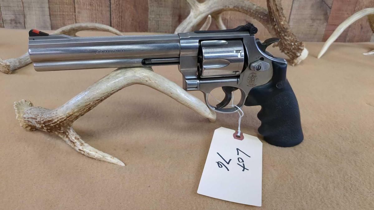 SMITH & WESSON MODEL 629-6 CLASSIC .44 MAG REVOLVER