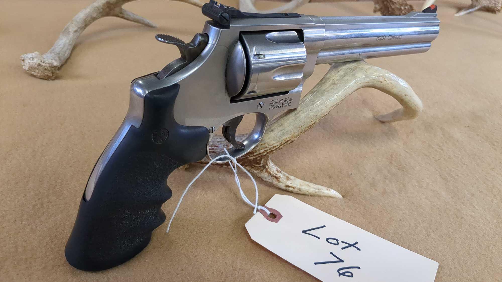 SMITH & WESSON MODEL 629-6 CLASSIC .44 MAG REVOLVER