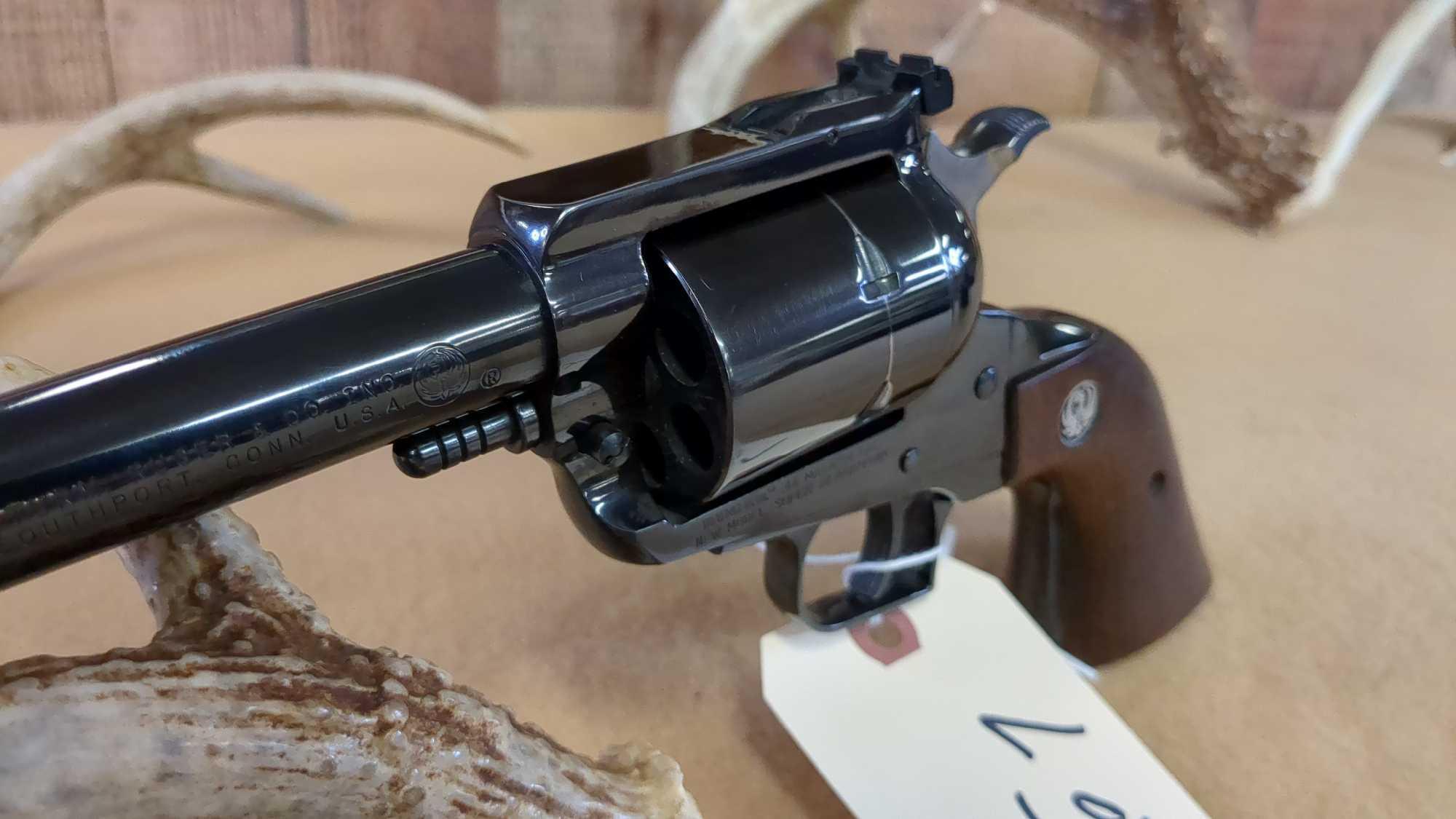 RUGER NEW MODEL SUPER BLACKHAWK .44 MAG REVOLVER